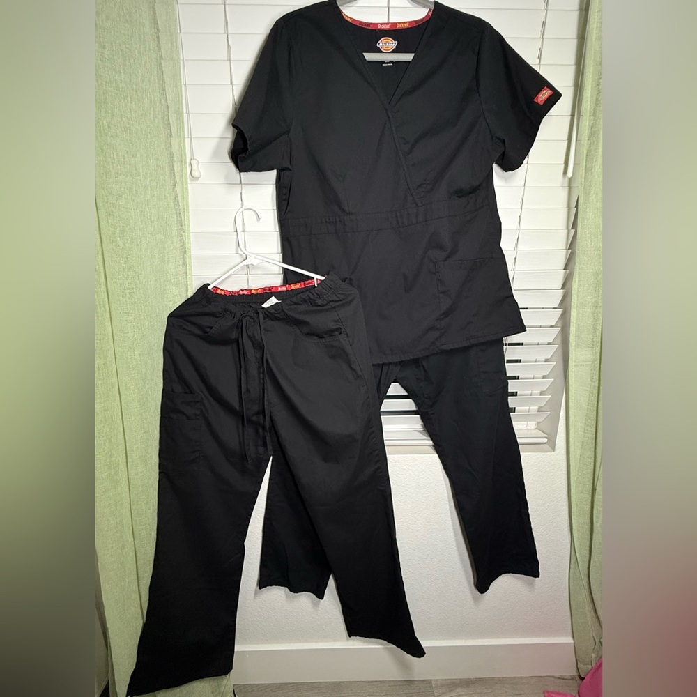 Dickies Scrub Set - Good Condition - Black